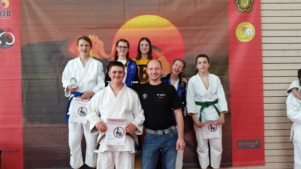 Gürtelfarbentunier - Gruppenfoto.jpg